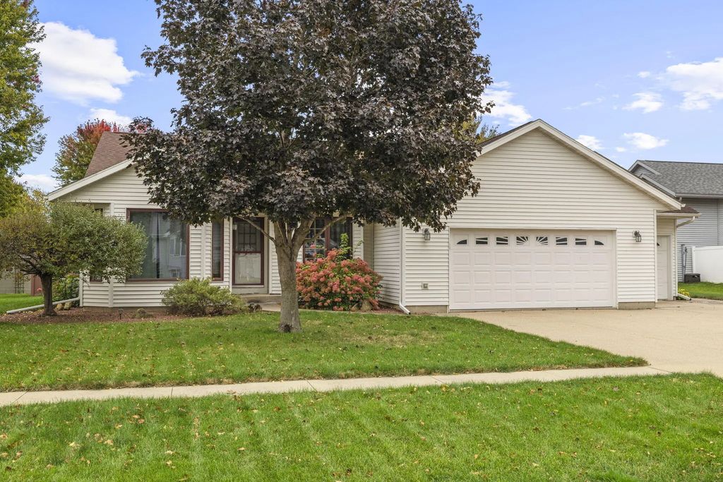127 Marigold Ln S, West Salem