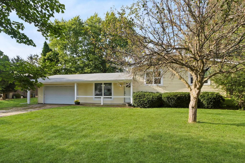 141 Marino Ave, Delavan