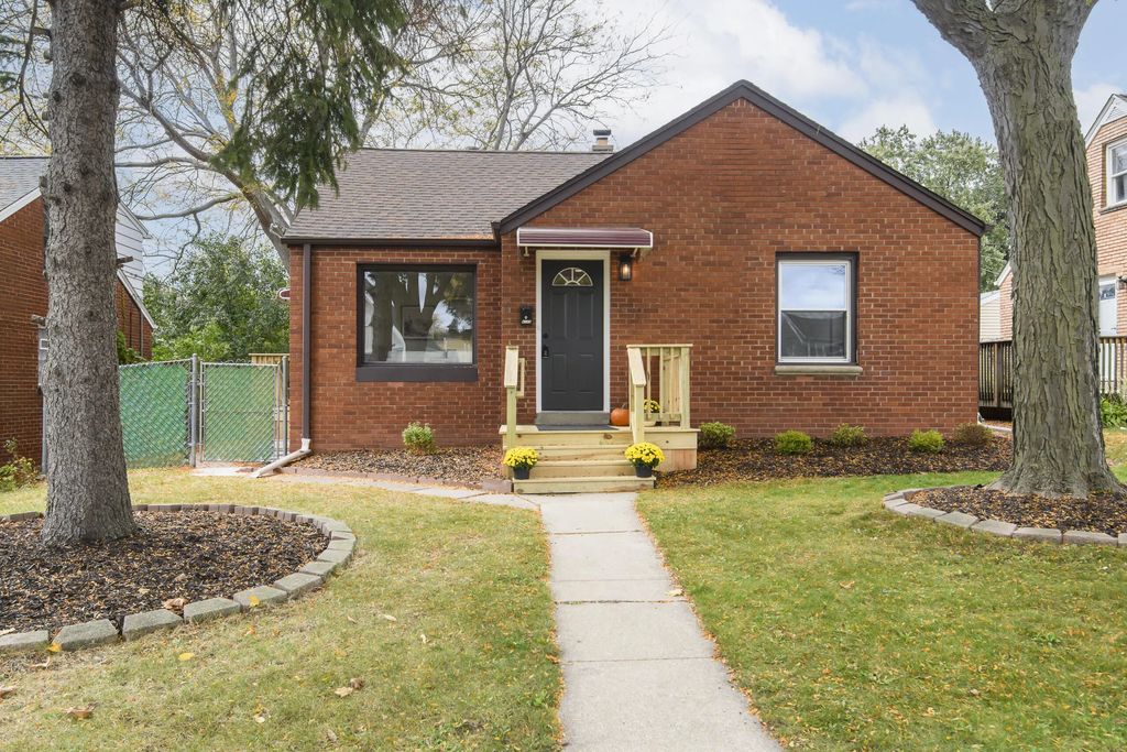4125 S 5th St, Milwaukee