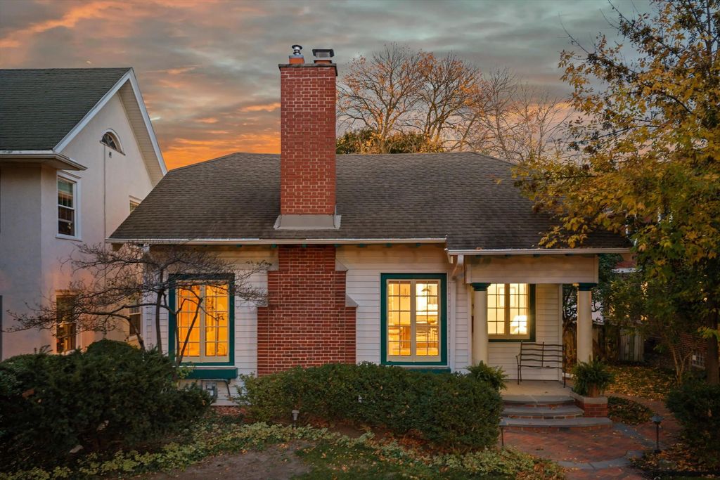 4124 N Prospect Ave, Shorewood