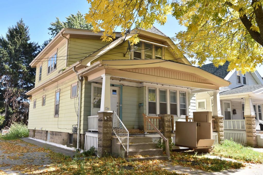 744 S 21st St 744a, Milwaukee