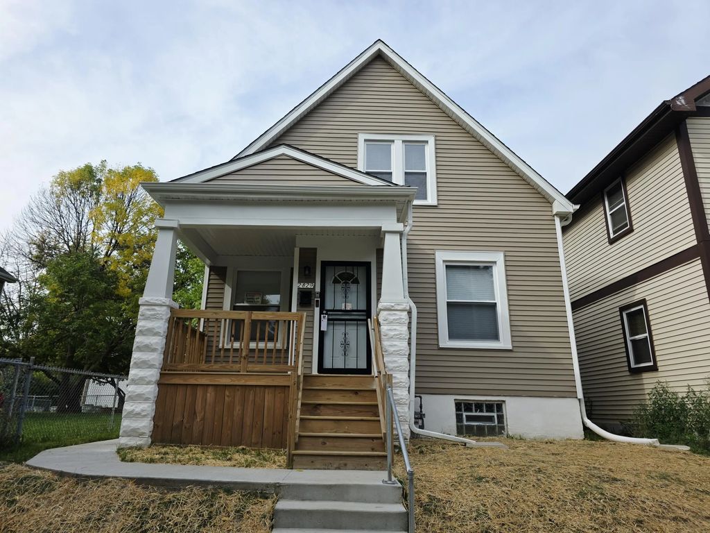 2829 N 17th St, Milwaukee