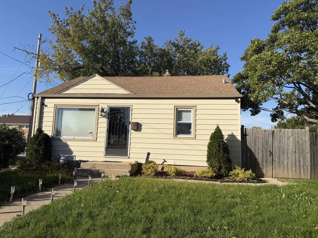 7544 W Nash St, Milwaukee