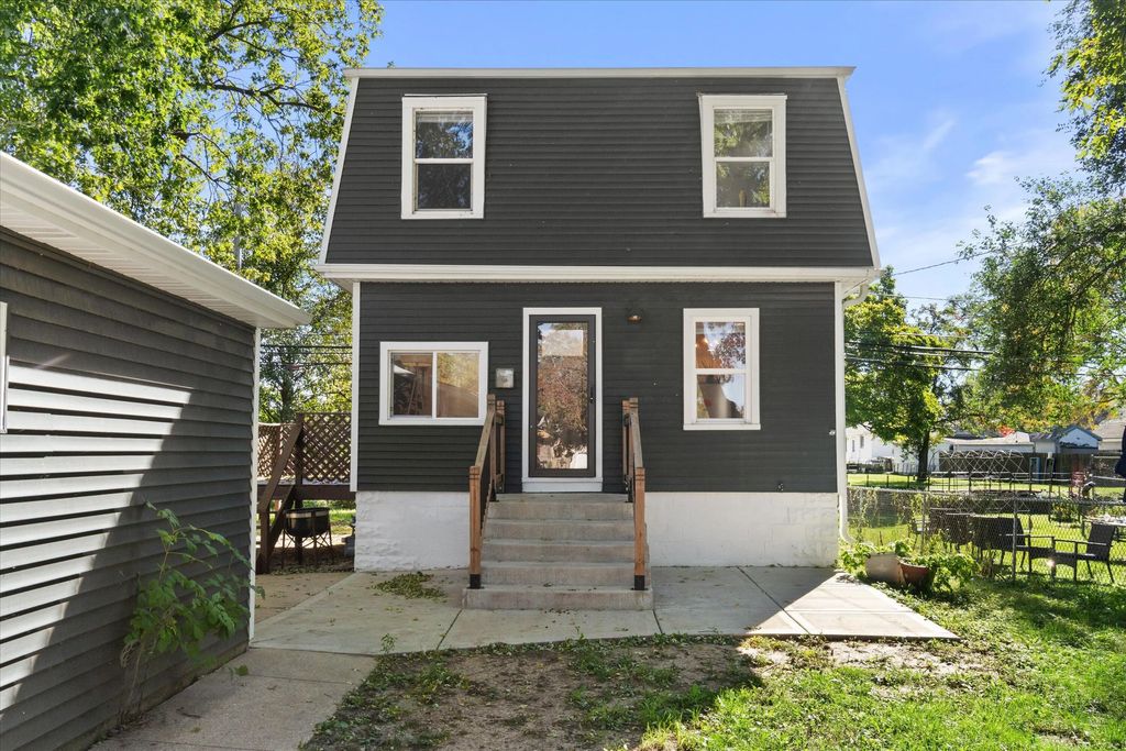 3721 E Birchwood Ave, Cudahy