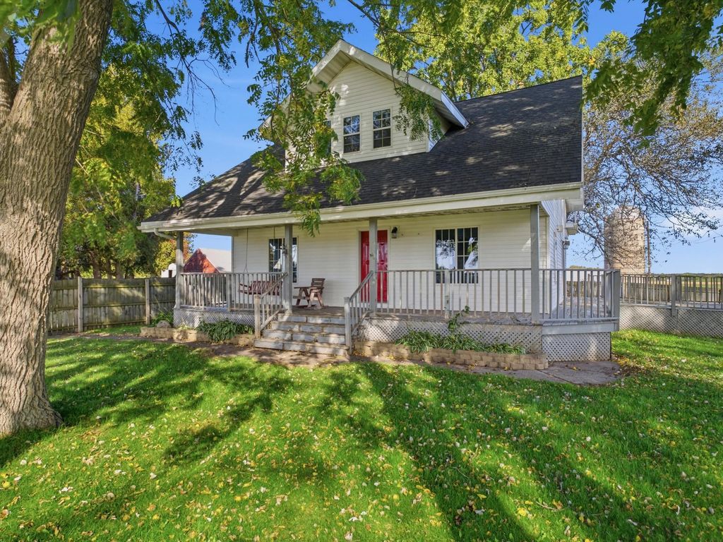 1312 E Sth 310 -, Two Rivers