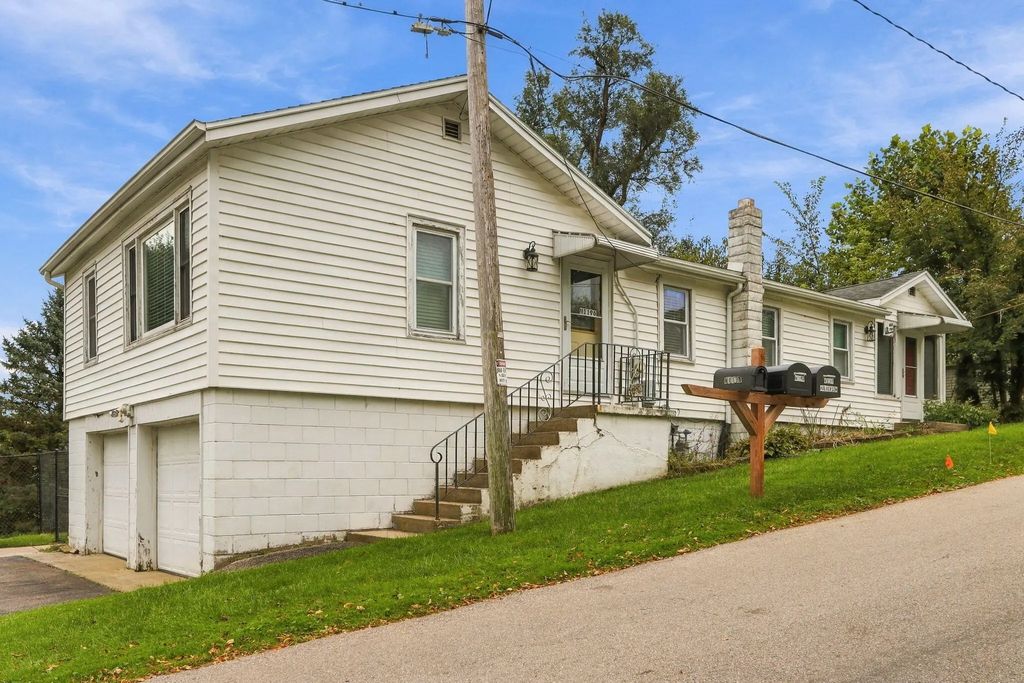 N1196 Rosewood Dr, Bloomfield