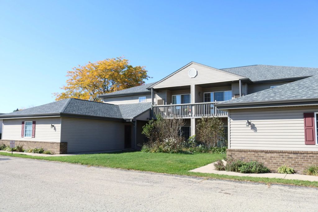 705 Horicon St #1, Horicon