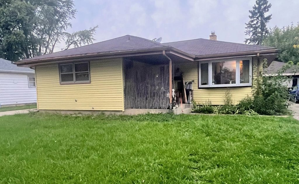 10402 W Birch Ave, Milwaukee