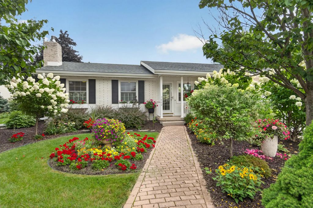 1020 Maple Ave, Waupun
