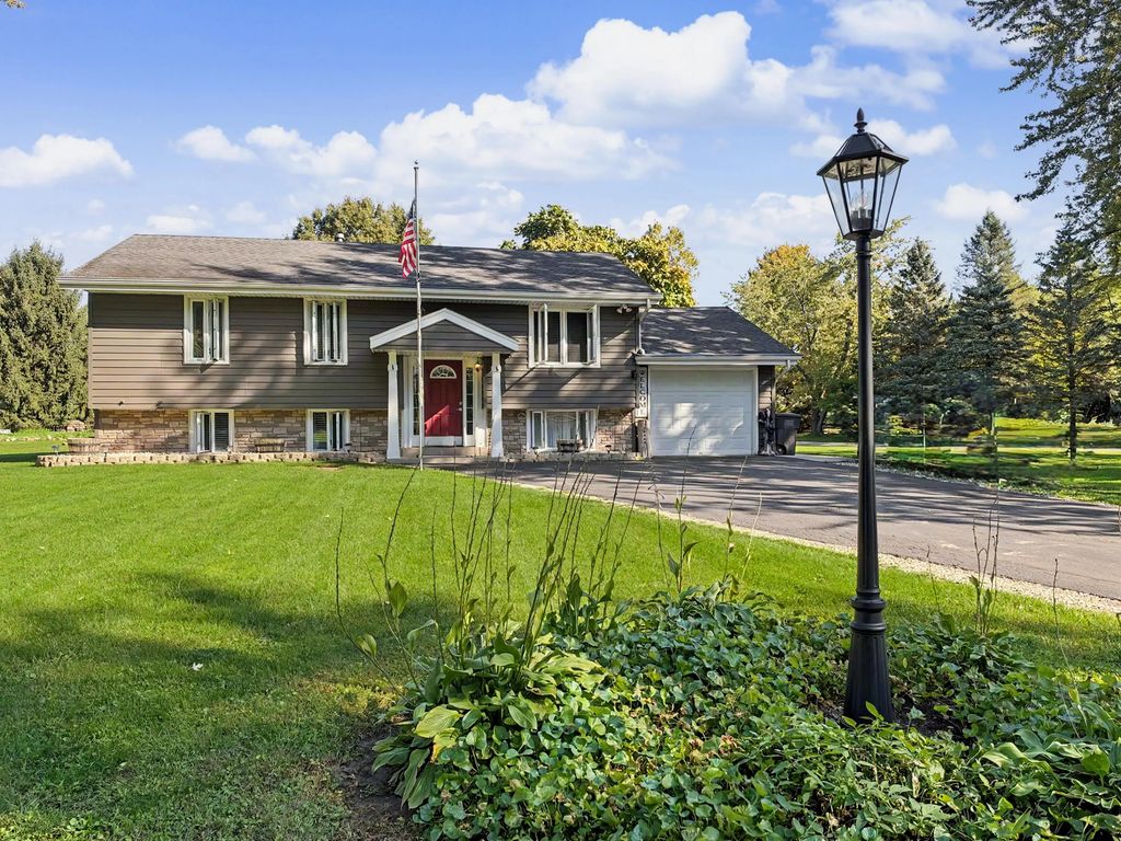 S88w30964 Meyer Dr, Mukwonago