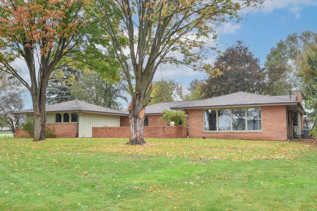 N112w19666 Mequon Rd, Germantown