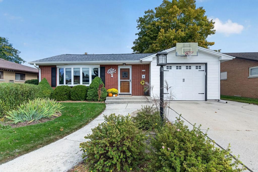 2725 Henry St, Sheboygan