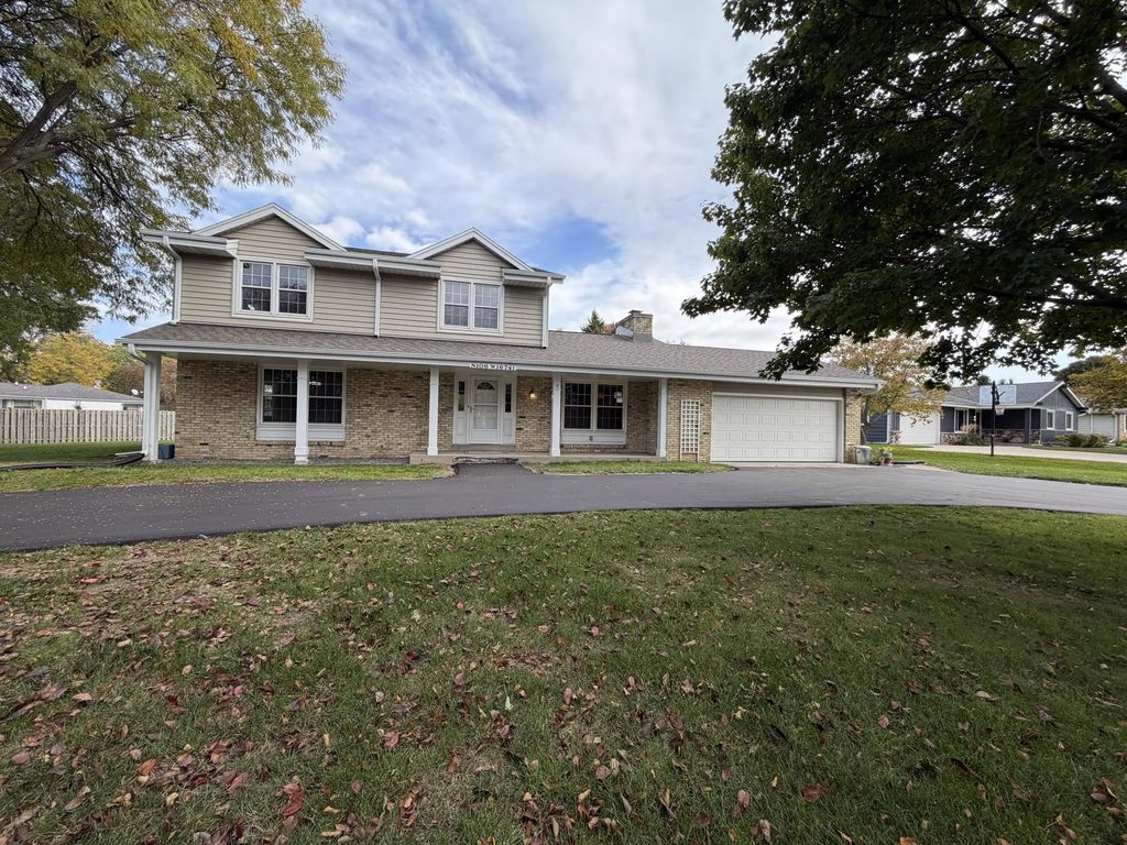 N106w16741 Old Farm Rd, Germantown