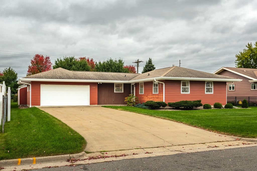 3310 Greenhills Pl, La Crosse