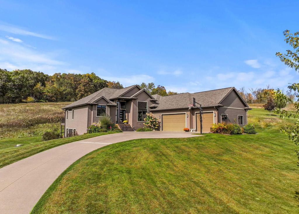 W6454 Willow Wood Ct, Onalaska