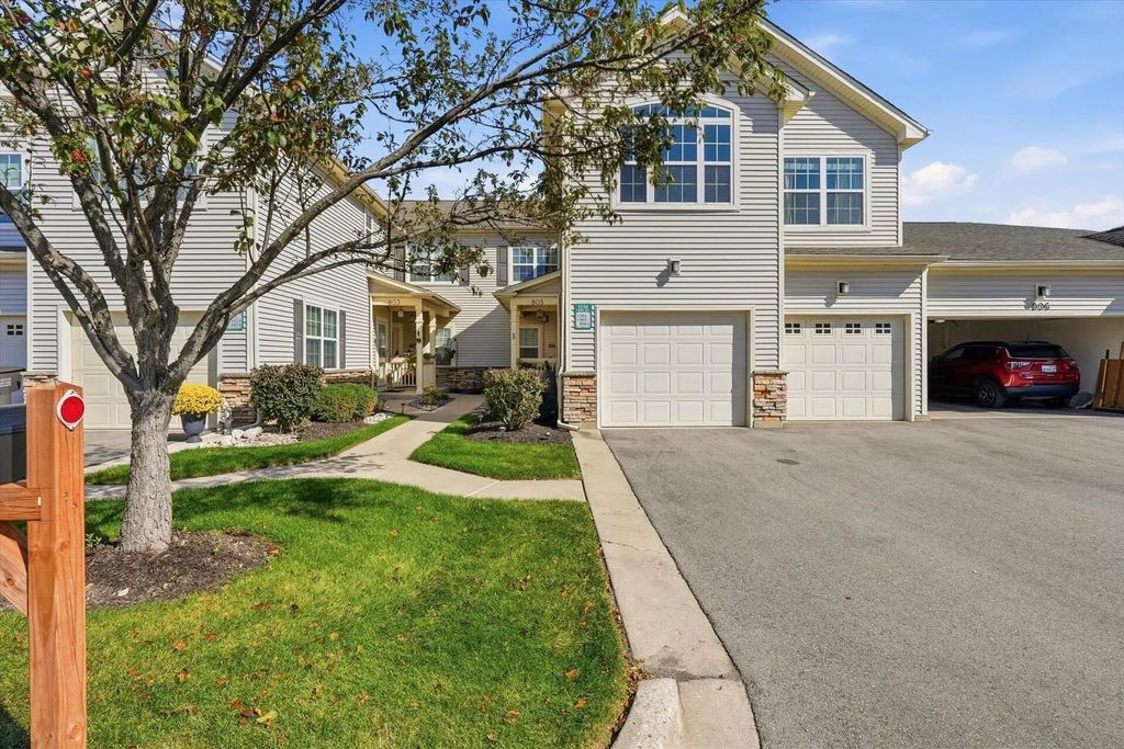 1150 Park Dr 805, Lake Geneva