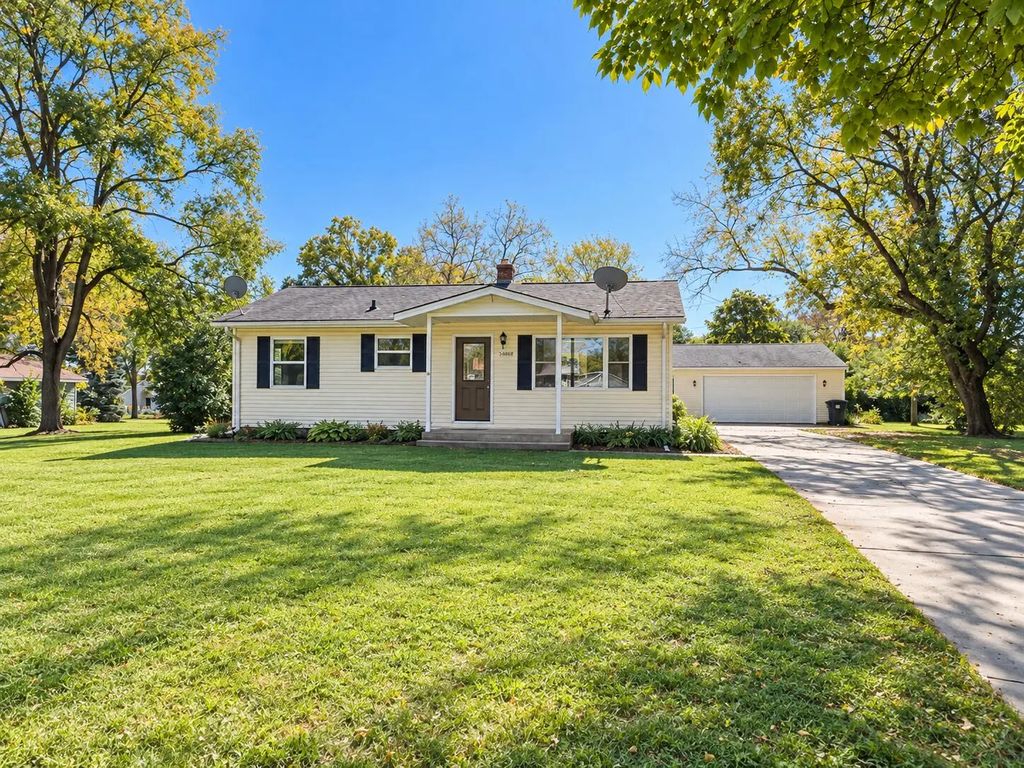 N50w14245 Ridgeway Ln, Menomonee Falls