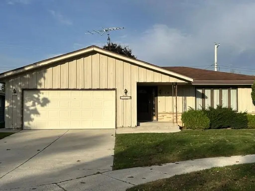 3736 N 12 St, Sheboygan