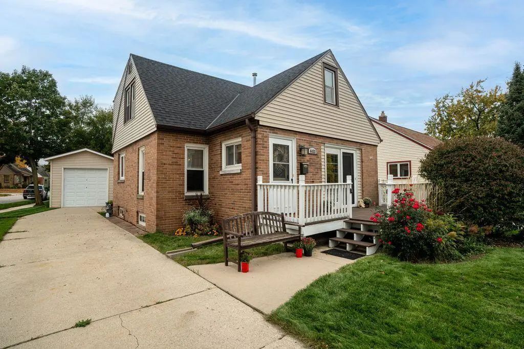 4433 S Nicholson Ave, Saint Francis