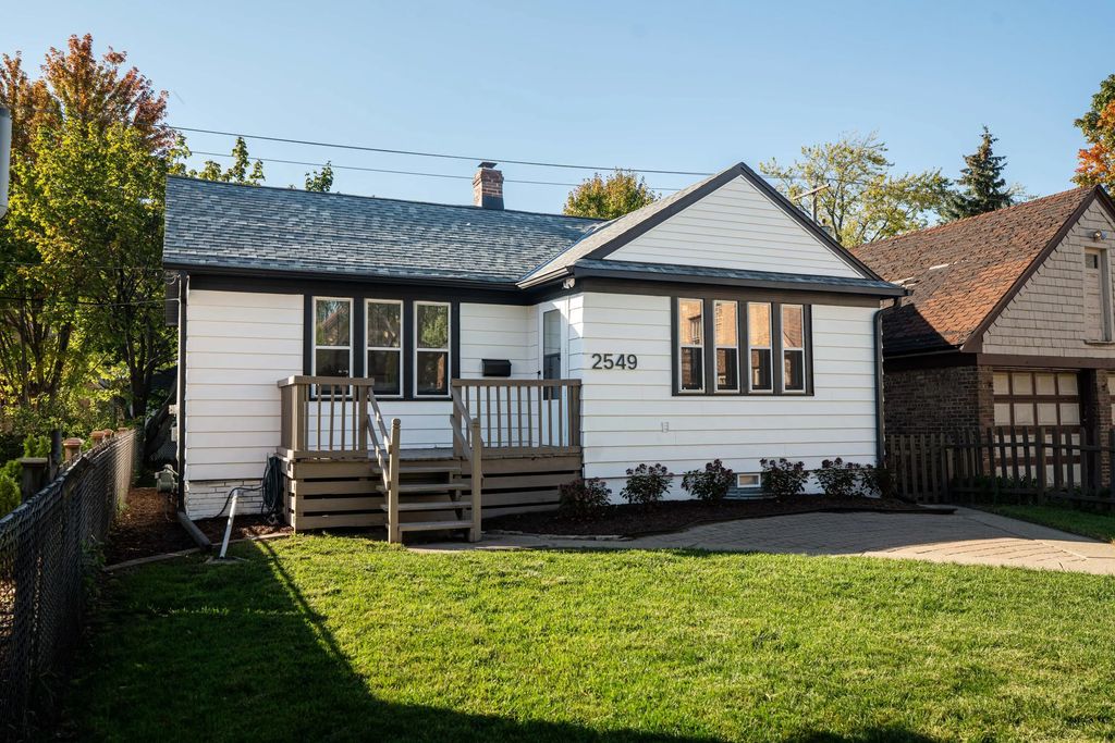 2549 N 63rd St, Wauwatosa