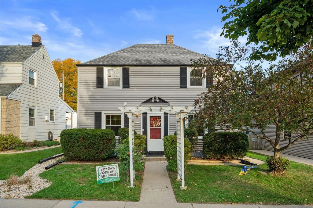 4518 S Howell Ave, Milwaukee