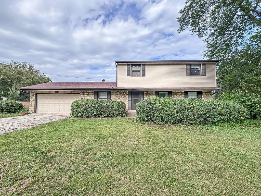 2214 Avalon Dr, Waukesha