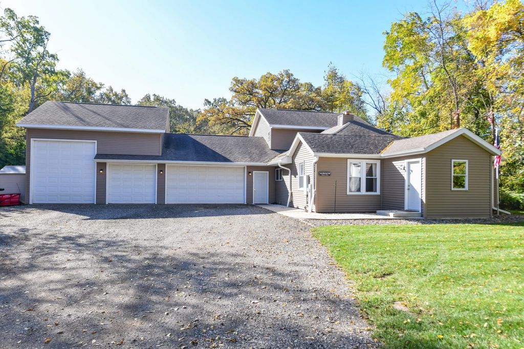 S63w16591 College Ave, Muskego