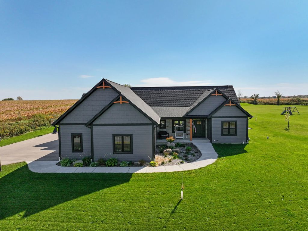 W3033 Preserve Dr, Lafayette