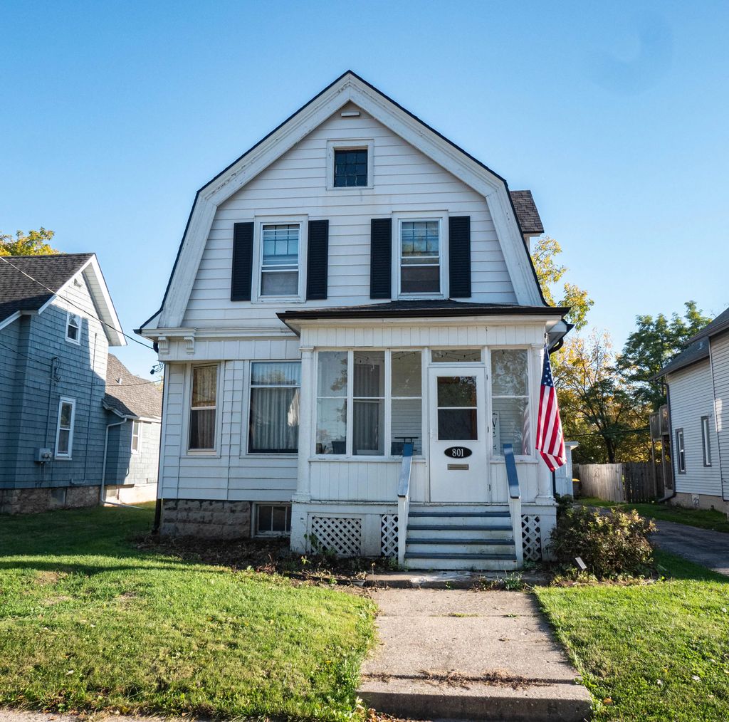 801 Lincoln Ave, Waukesha
