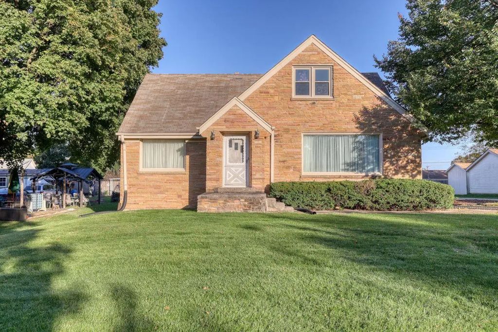 3248 S 84th St, Milwaukee