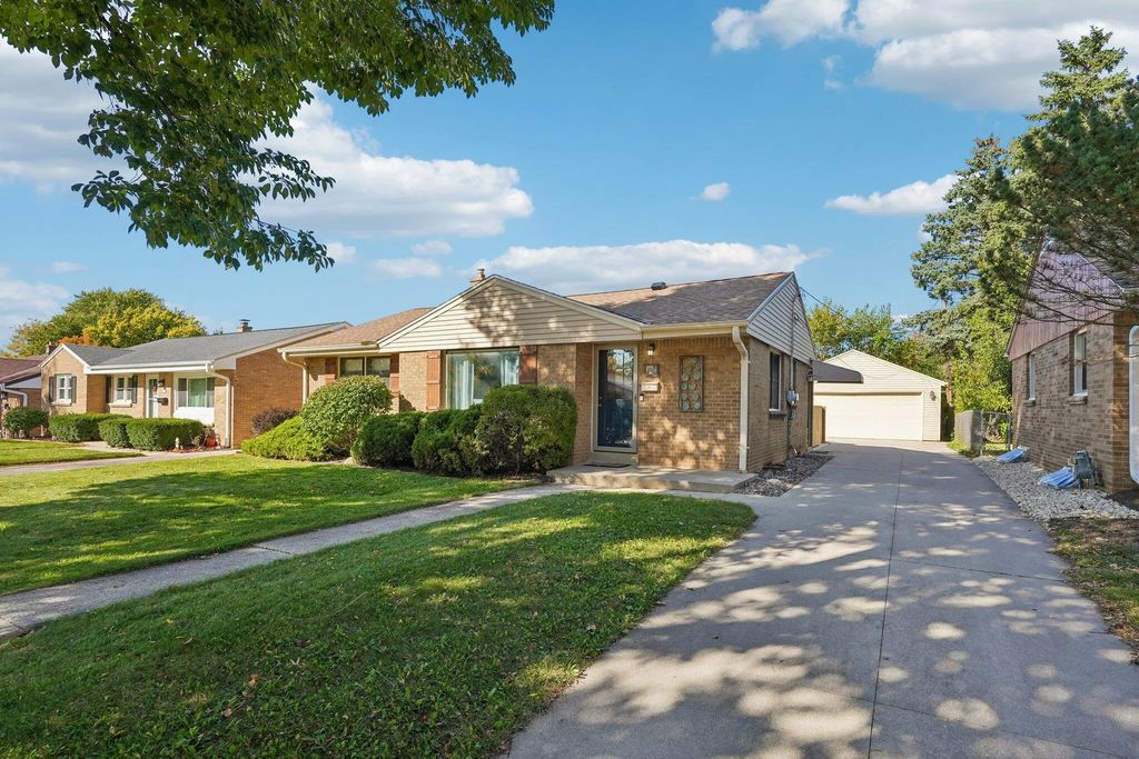 7020 W Bennett Ave, Milwaukee