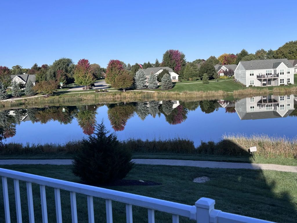 N52w35344 Lighthouse Ln, Lac La Belle