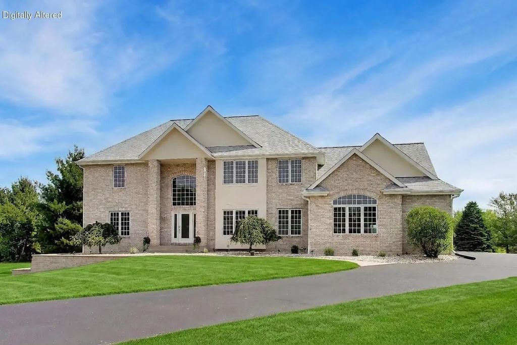W4744 Briar Dr, Lafayette