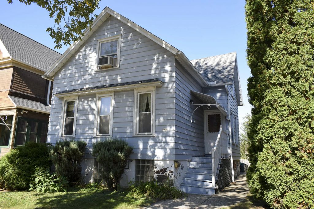 740 E Lincoln Ave, Milwaukee
