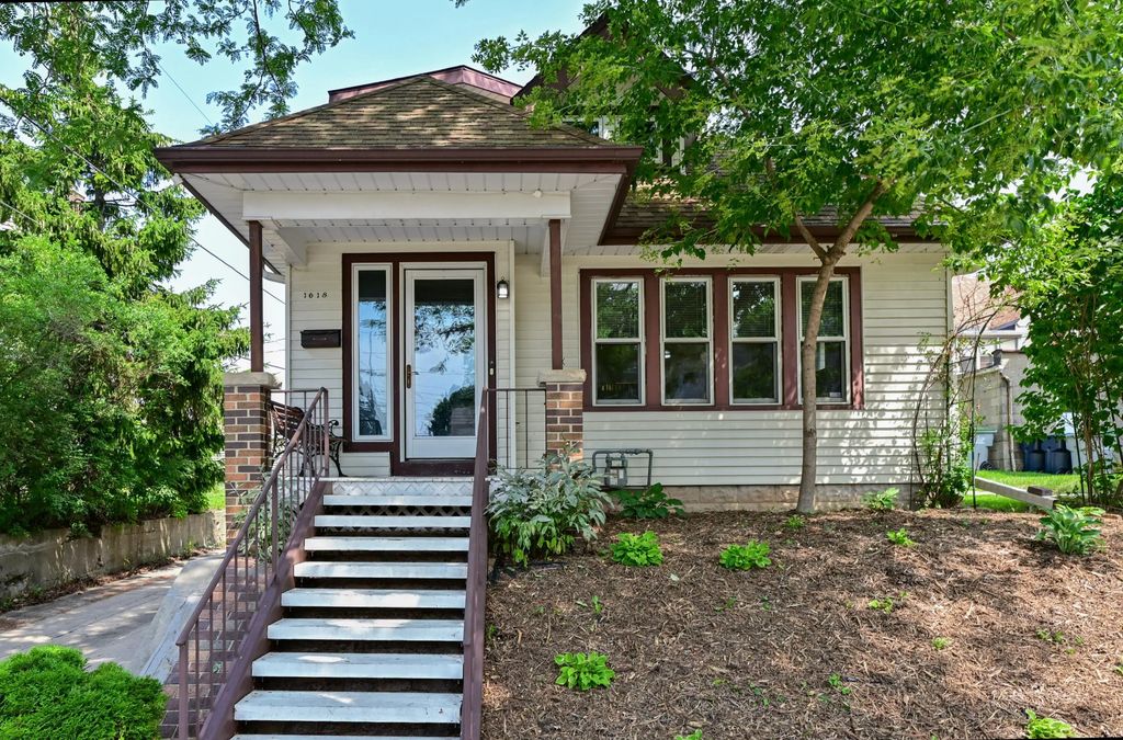 1618 E Newport Ave, Milwaukee