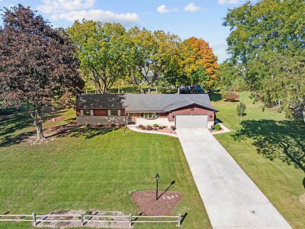 4824 N Parke Ridge Ln, Sheboygan