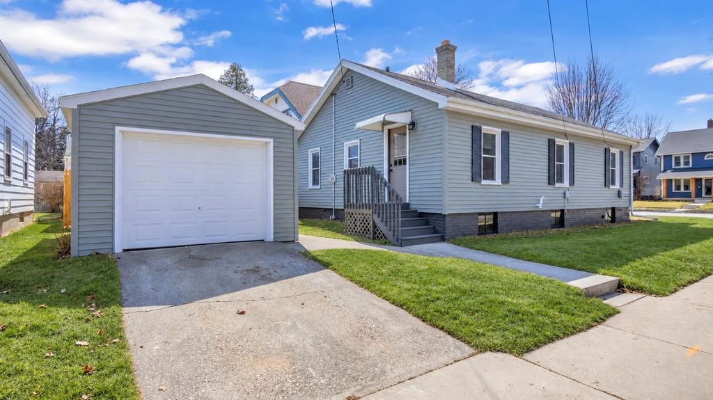 2325 N 8 St, Sheboygan