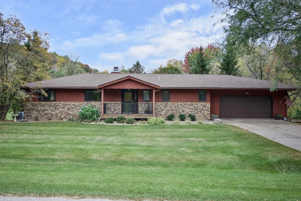 2197 Clinton Dr, Winona
