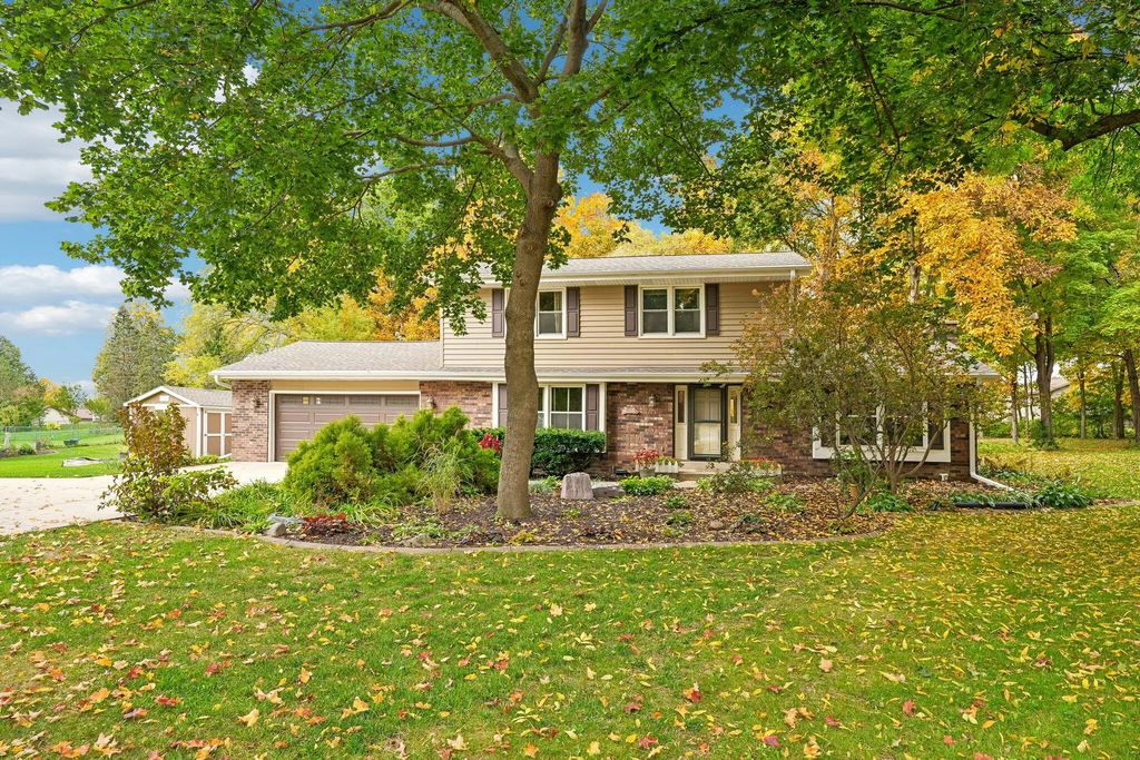 4251 S Church Dr, New Berlin