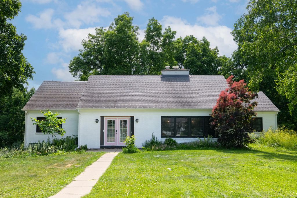 1345 Hickory Hill Ln, Brookfield