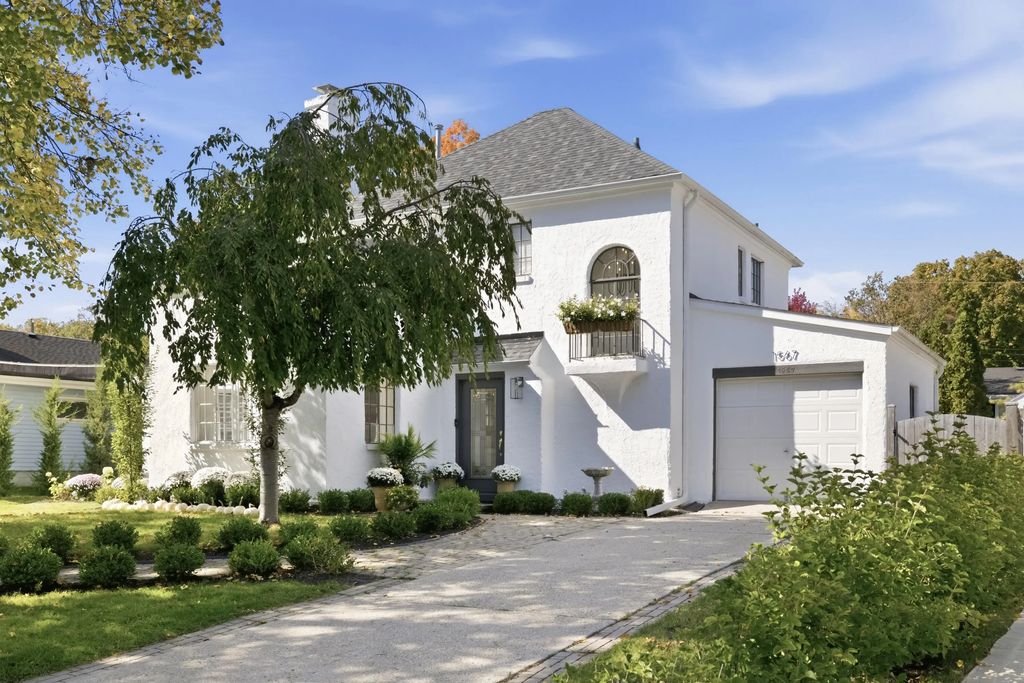 1567 Evergreen Ln, Lake Geneva
