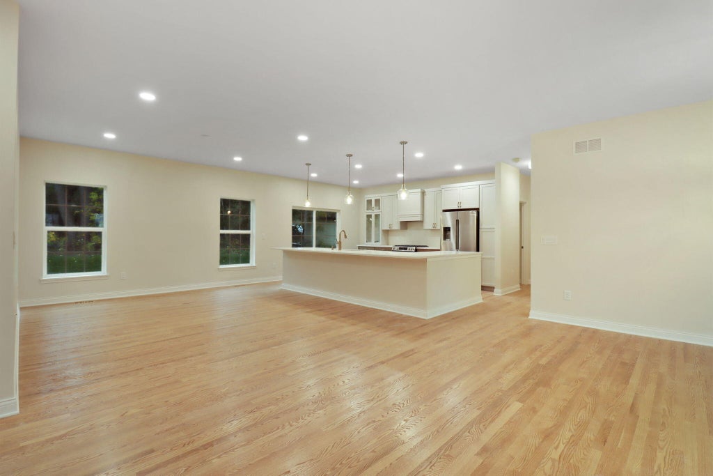 W3794 Beaver, Geneva