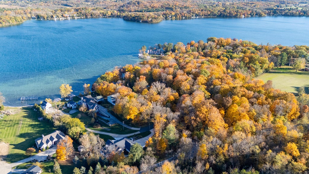 5324 Boettcher Dr 5322, West Bend