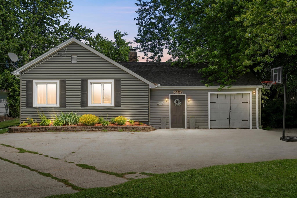 3109 N Main St, Racine