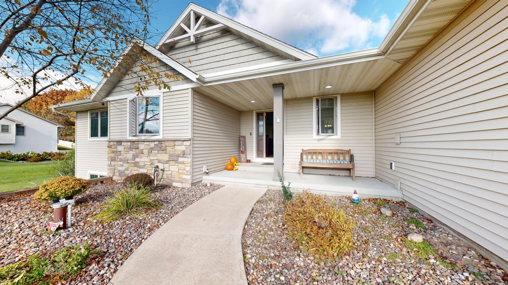 W7954 Country Ave, Holland