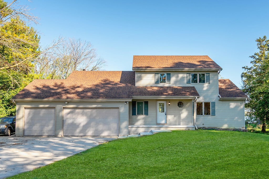 W4436 E Lakeview Rd, Hustisford