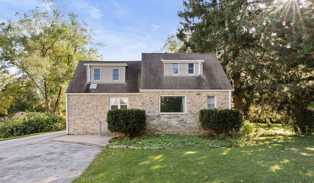 4095 W Woodale, Brown Deer
