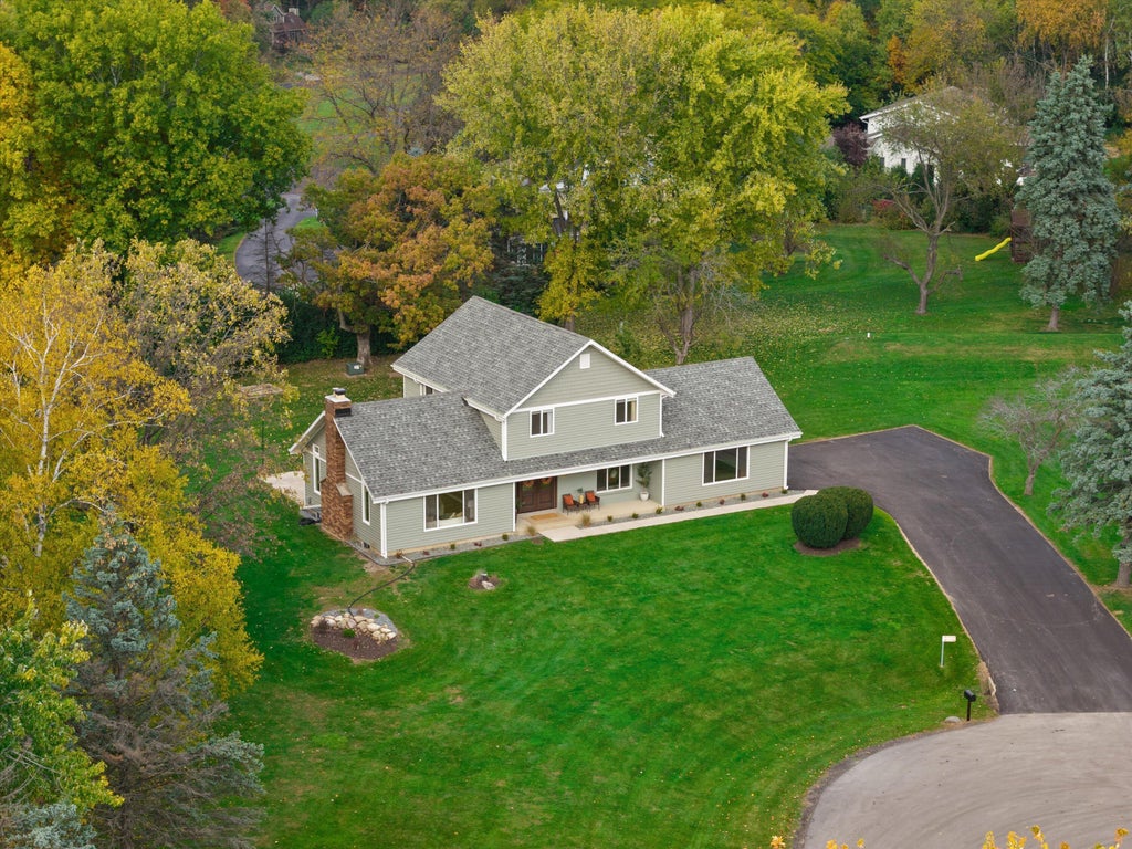 S35w27615 Country Club Ct, Waukesha