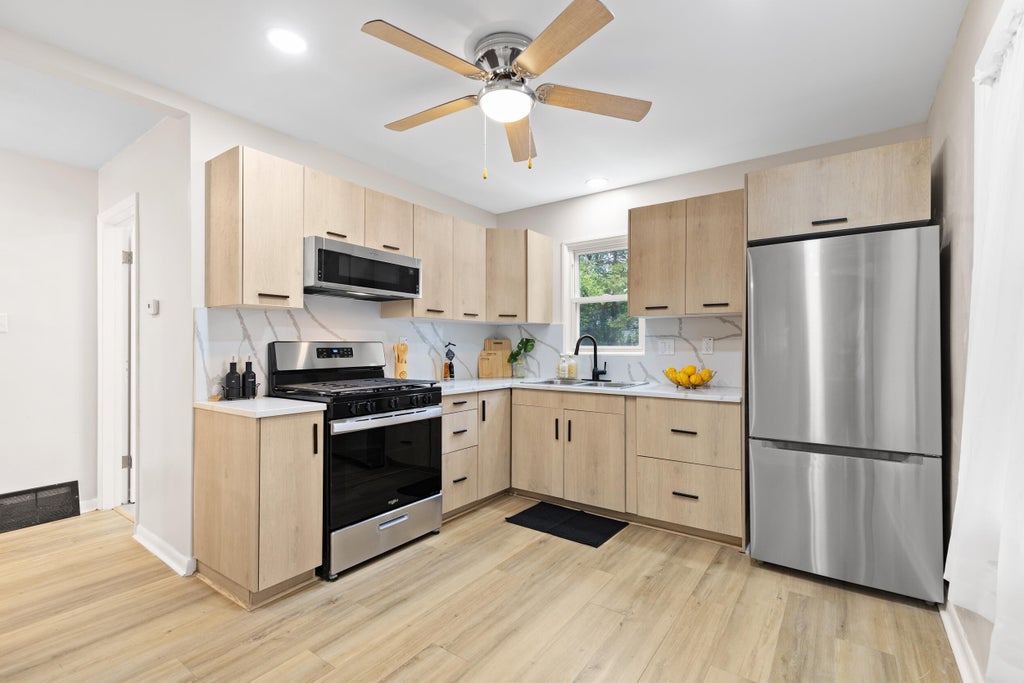 7829 W Palmetto, Milwaukee