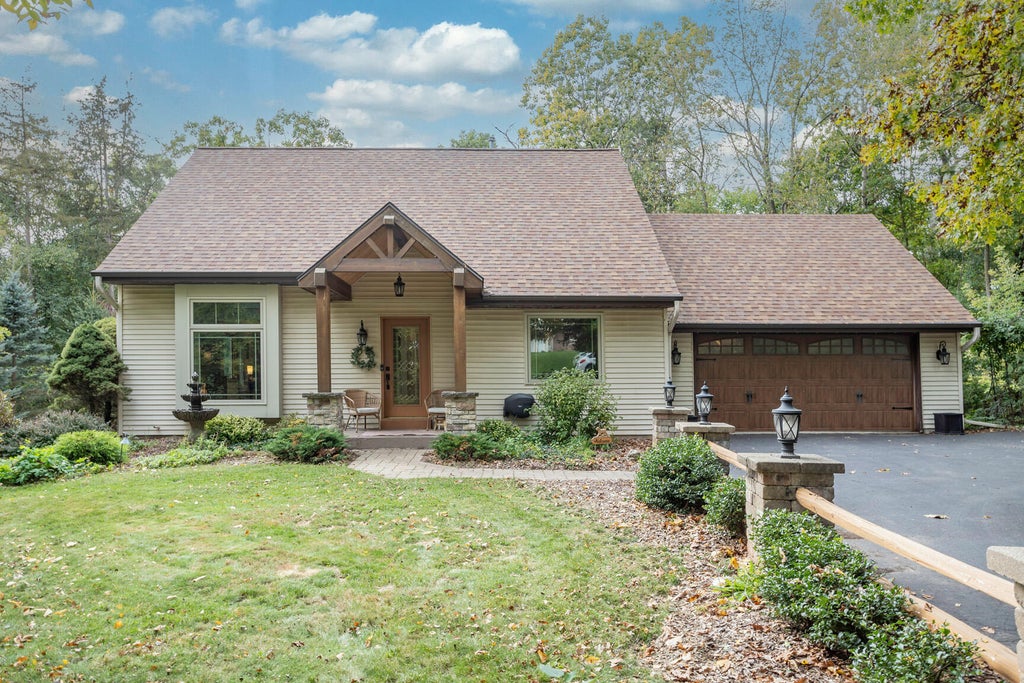 177 Evelyn Ave, Delafield